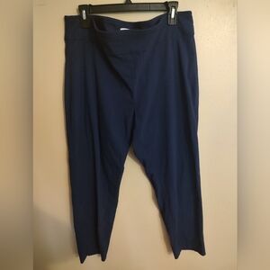Crown and Ivy NAVY capris